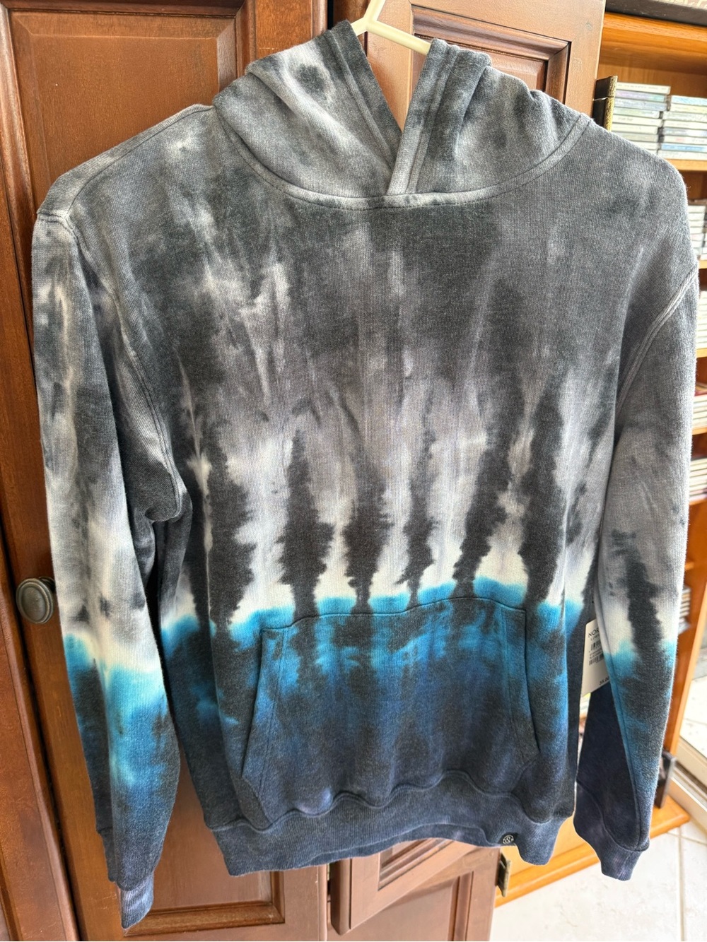 Treasure & Bond Black and Blue Tie-Dye Pullover Hoodie